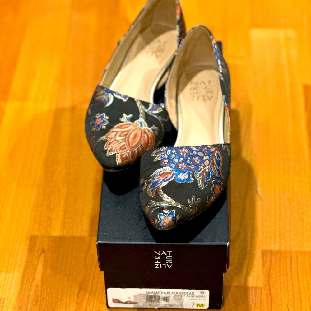 Naturalizer Samantha Black Brocad